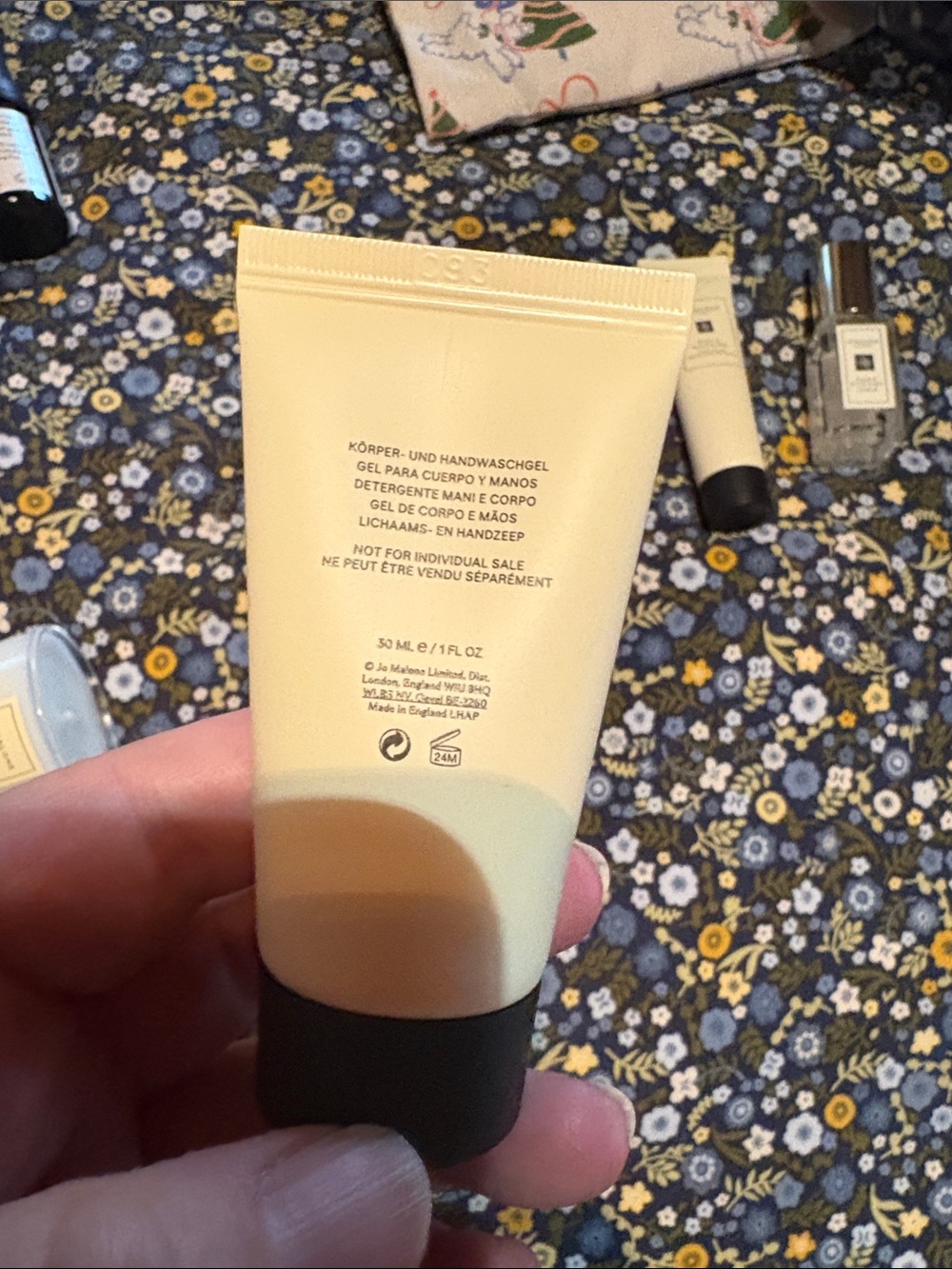 Jo Malone Lime Basil & Mandarin Candle Mini and Hand Cream - Picture 4 of 4